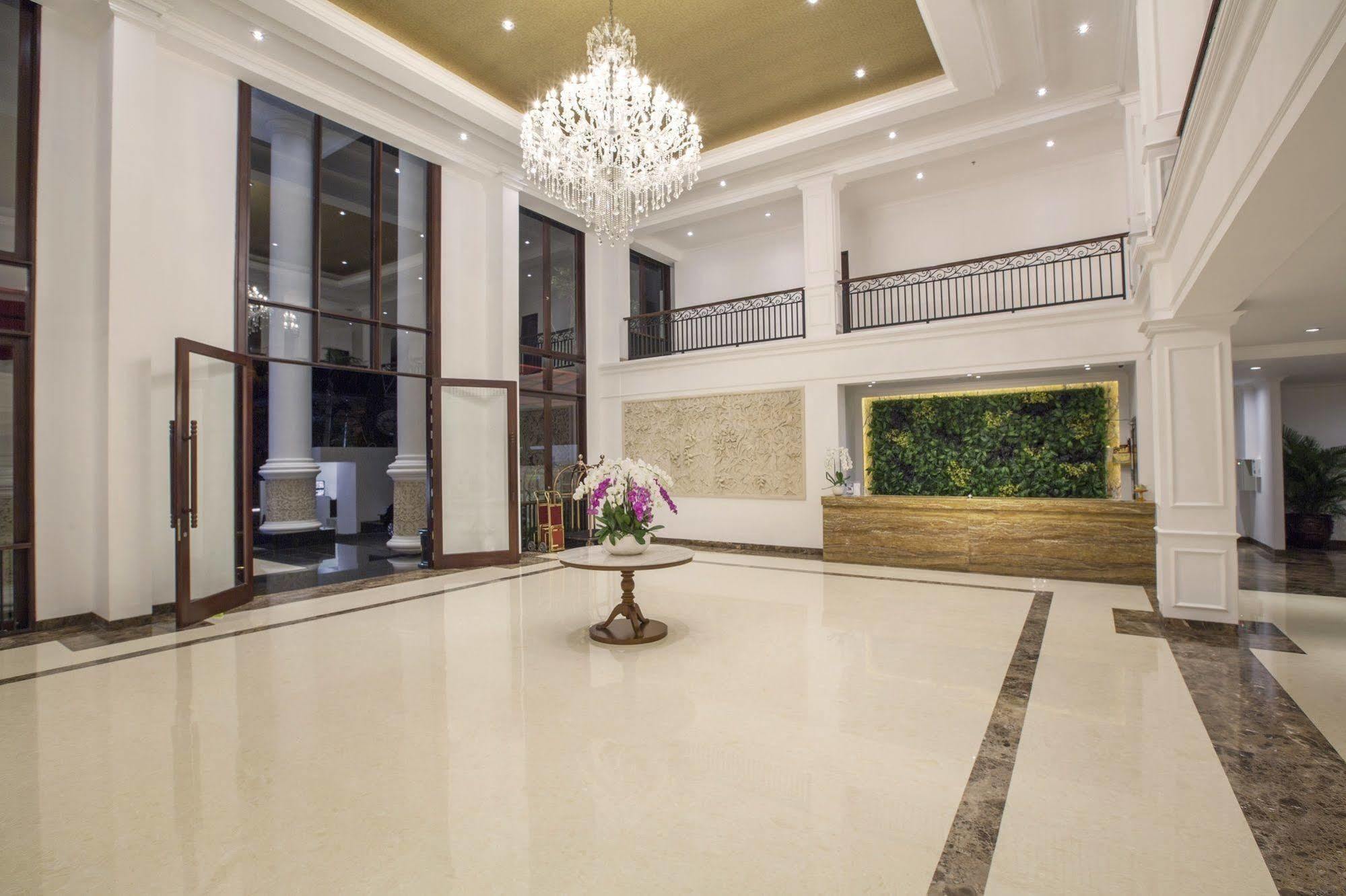 Grand Palace Hotel Sanur - Bali Exterior foto